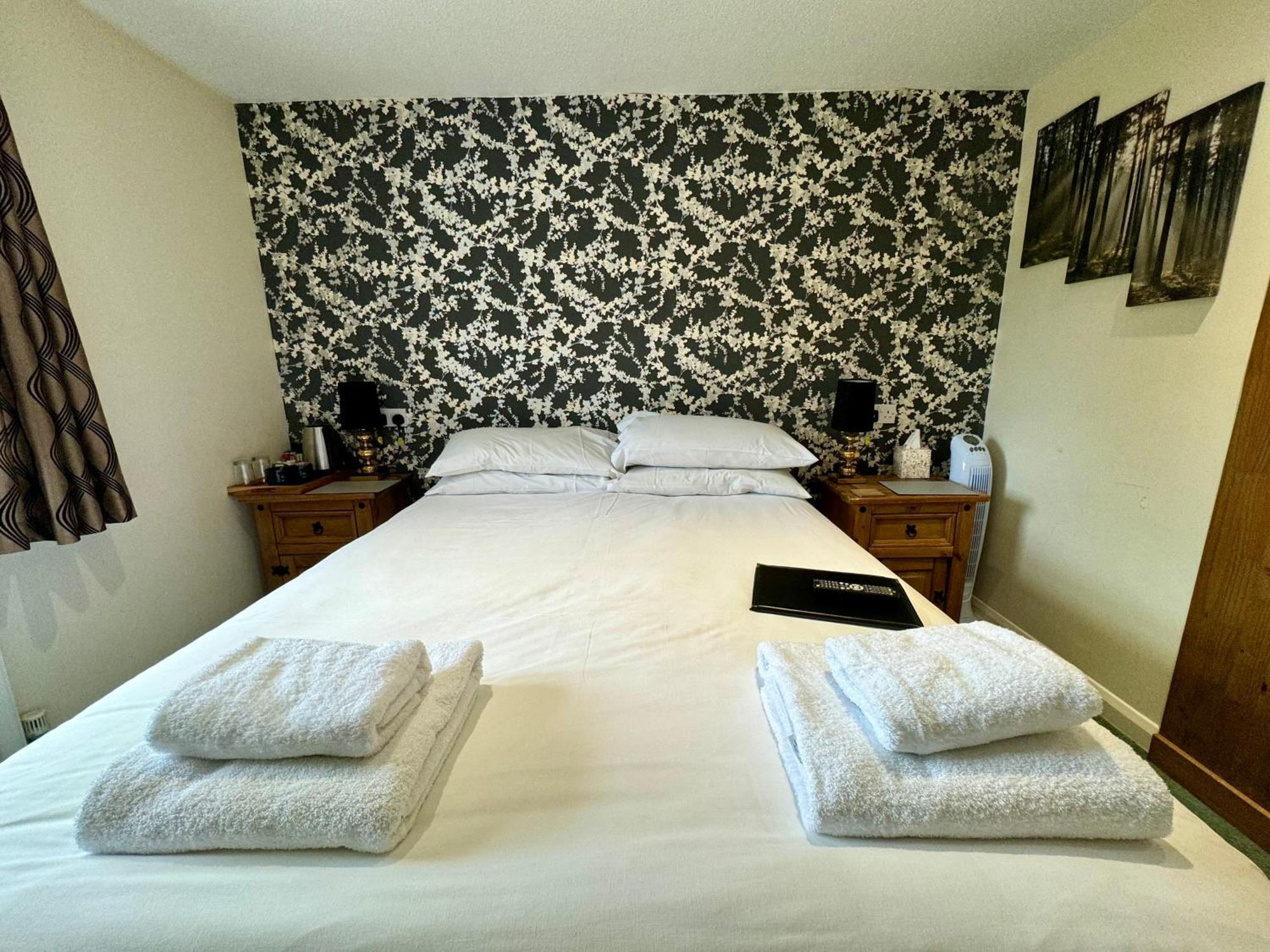 The Half Moon Hotel Petersfield Exterior photo